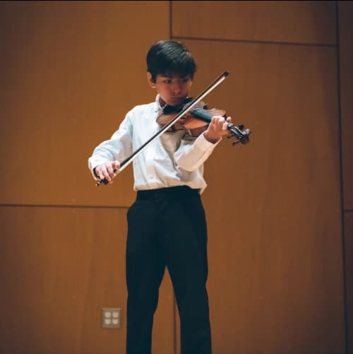 Violin student